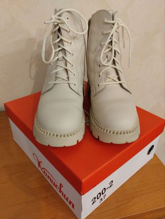 Зимние ботинки для девочки, рр. 37