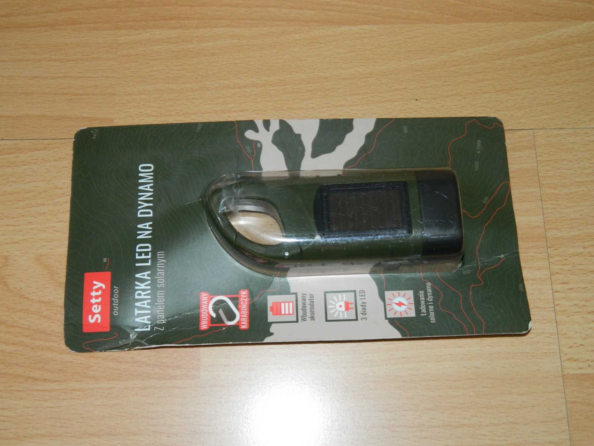 Latarka Led na dynamo z panelem Solarnym