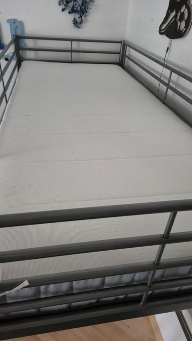 Łóżko piętrowe na antresoli Ikea Svärta + materac