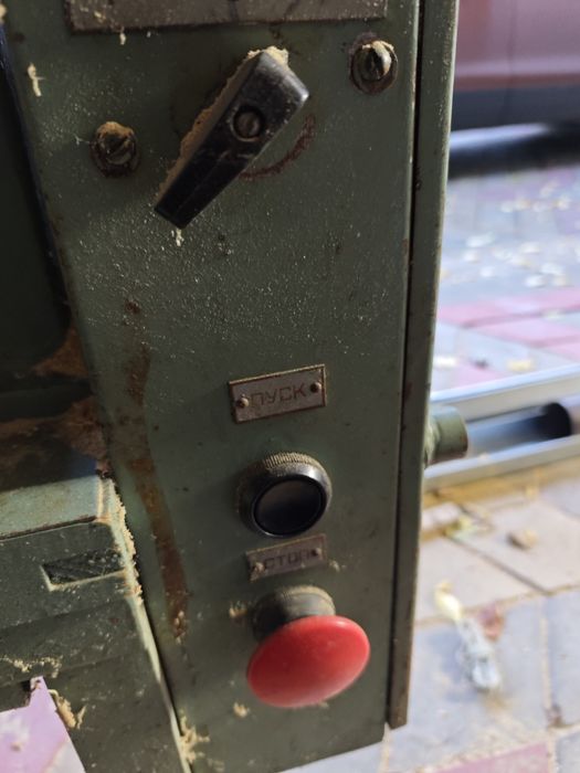 Станок деревобробний