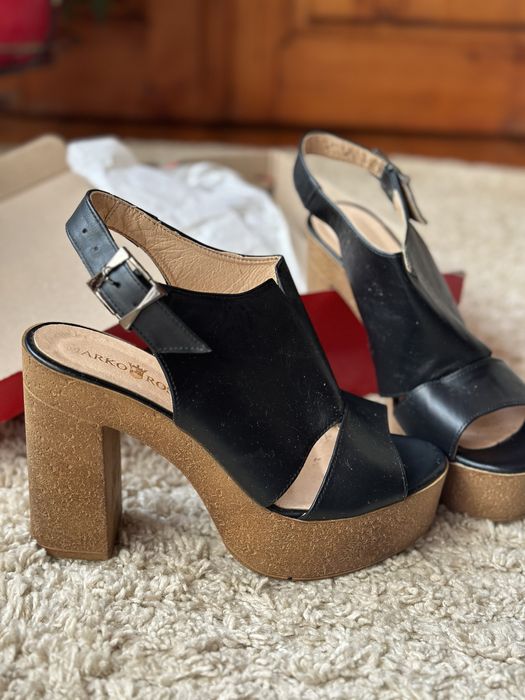 Шкіряні жіночі босоніжки