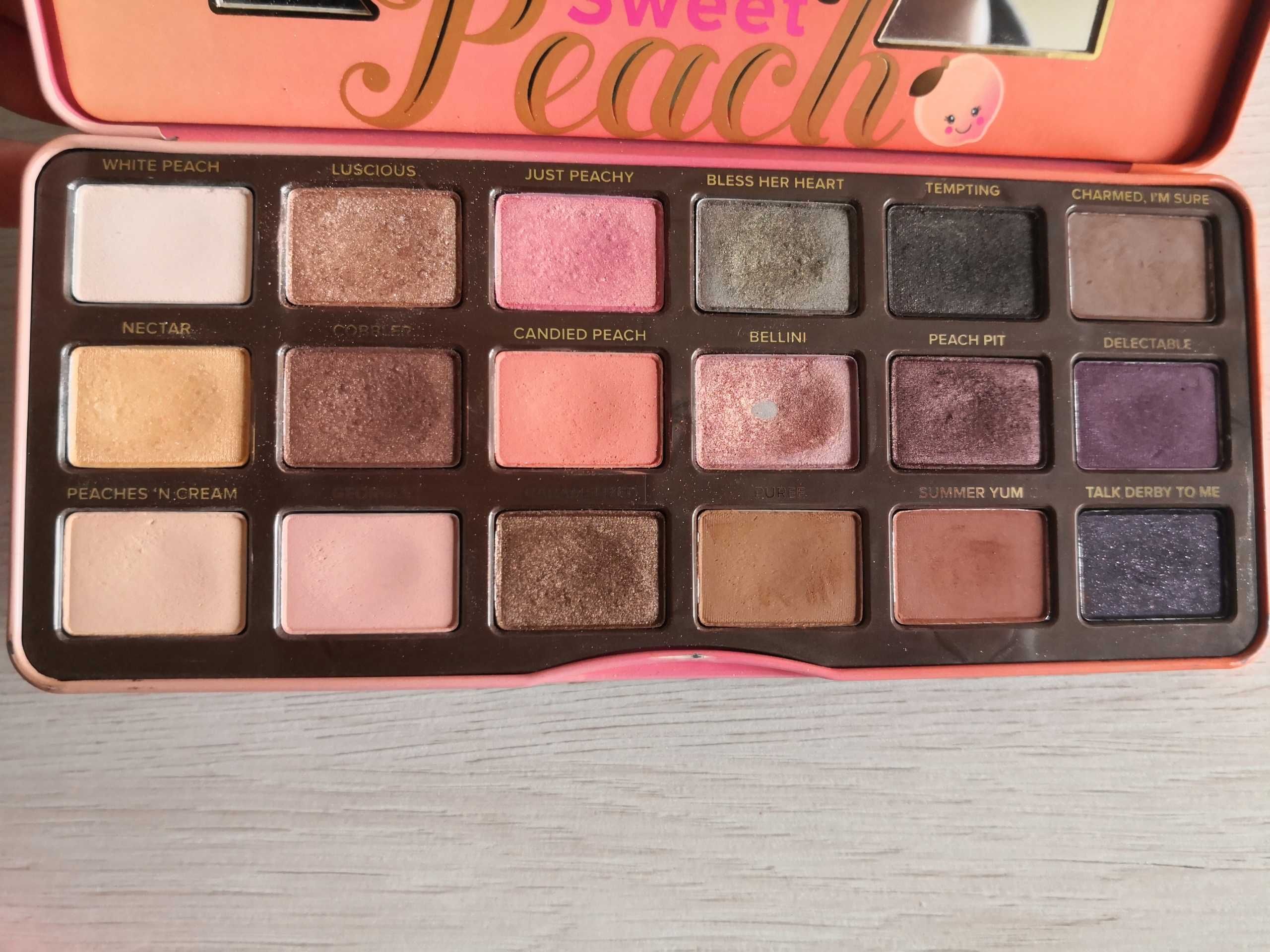 Too Faced Sweet Peach paleta cieni do powiek brzoskwinia