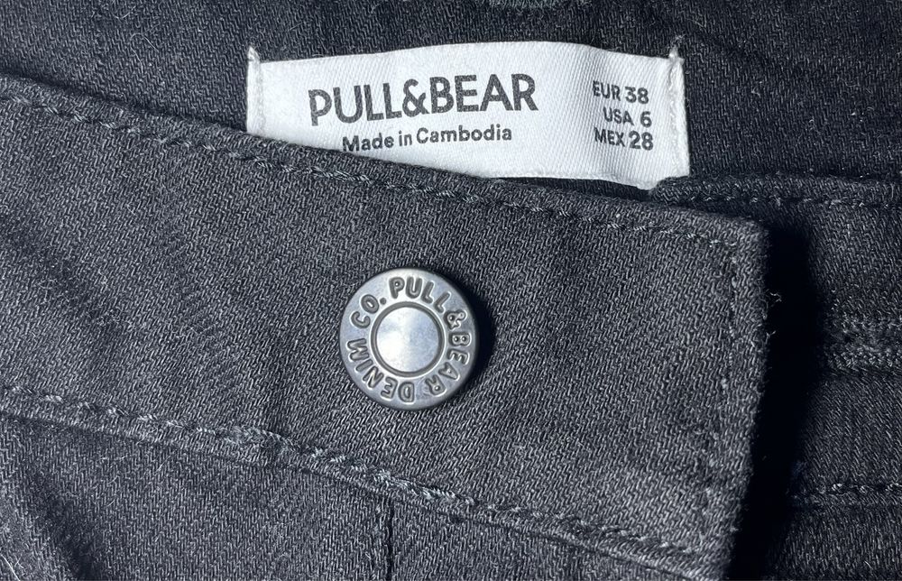 Чорні короткі джинсові шорти Pull&Bear 38 розмір