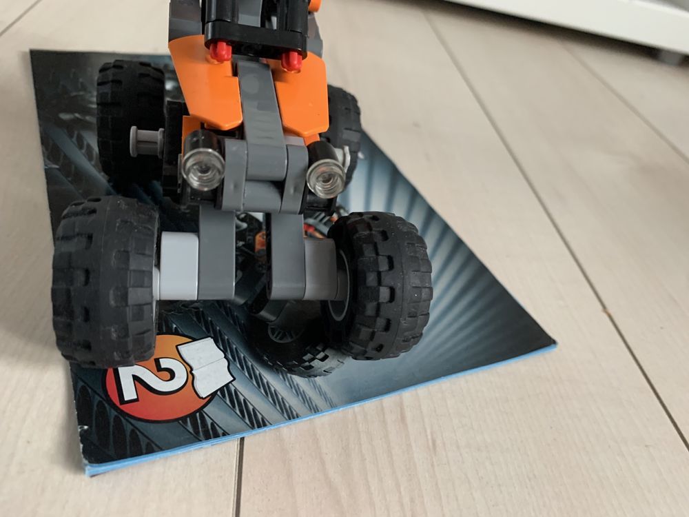 Lego samochodzik plus dźwig