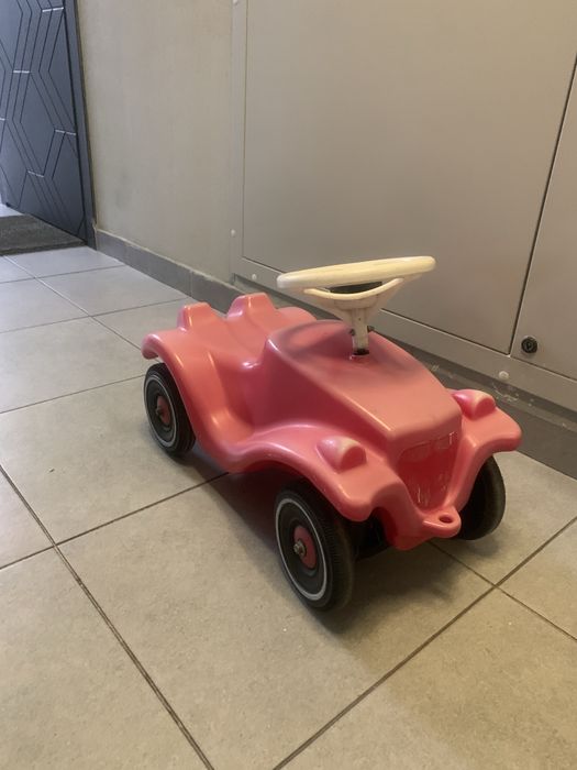 Машинки  дитячі 2-5 років