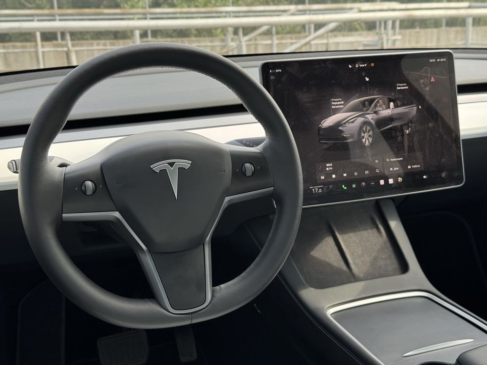 Tesla Model Y Long Range Dual Motor 2022 року, 82кВт, 28т.км.