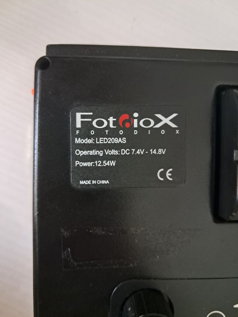 Накамерне світло Fotodiox led209as
