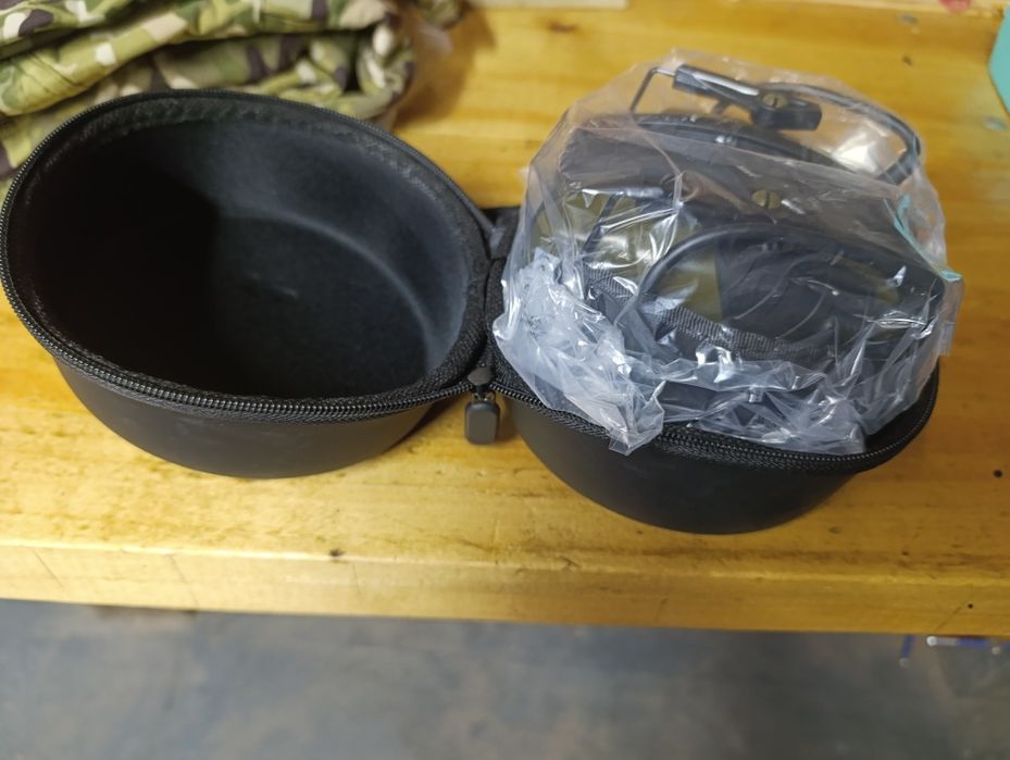 Активні захисні навушники Impact з чохлом для зберігання