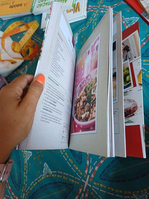 Livro "Velocidade Colher, entre tachos e Bimby", de Susana Gomes