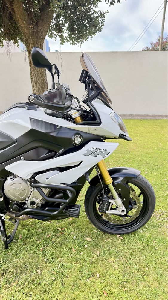 Bmw s1000 XR com malas
