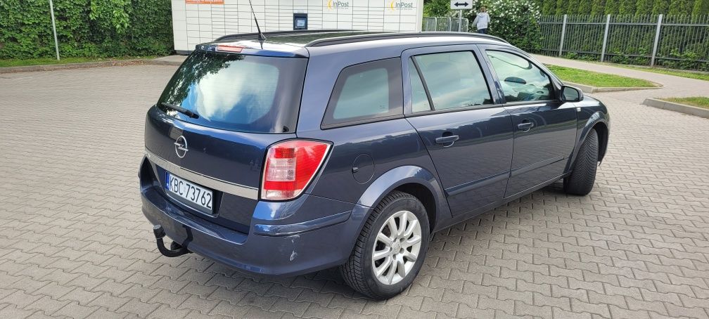 Opel Astra H LIFT kombi 1.4 benzyna/LPG