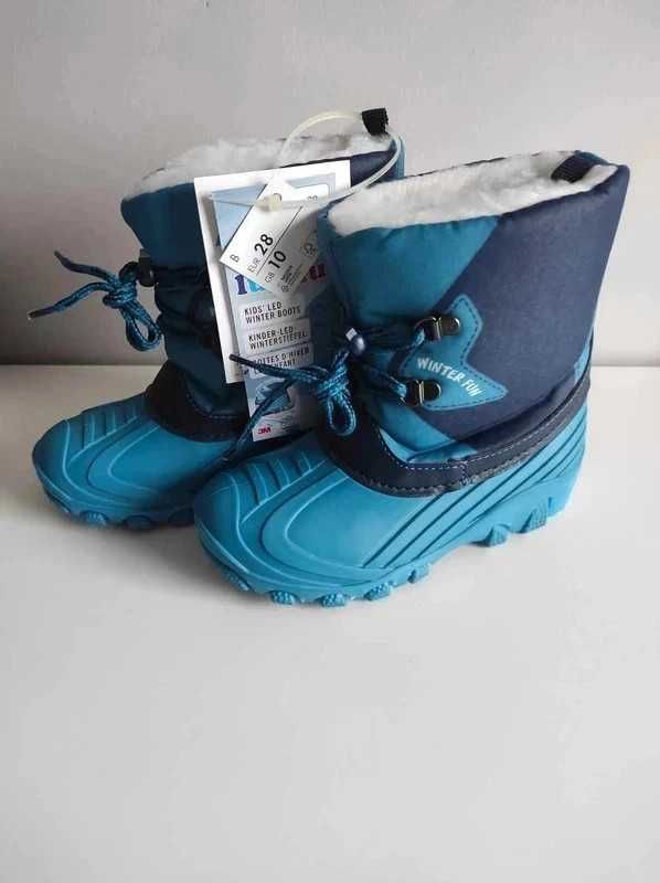 Nowe buty zimowe dla chłopca świecące 28 śniegowce