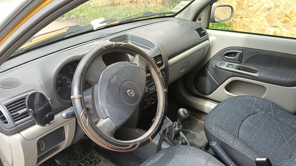 Renault Clio II diesel 5 lugares com ar condicionado