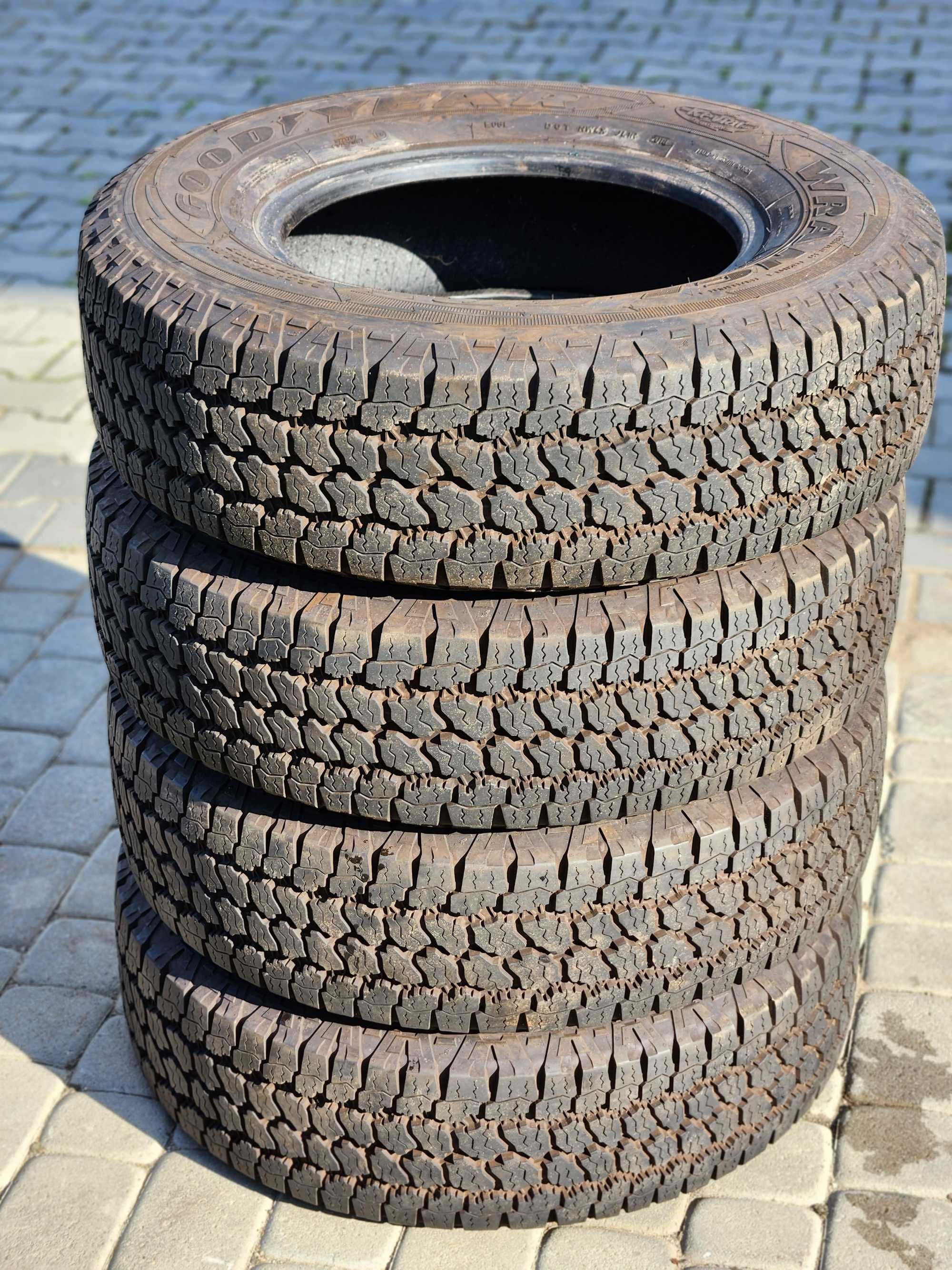 Goodyear Wrangler All-Terrain Adventure Kevlar 225/75 R15