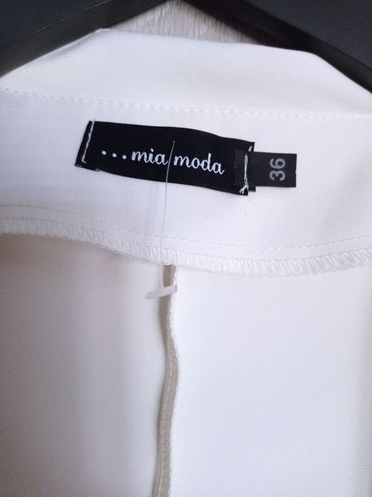 Sukienka beżowa marynarka 36