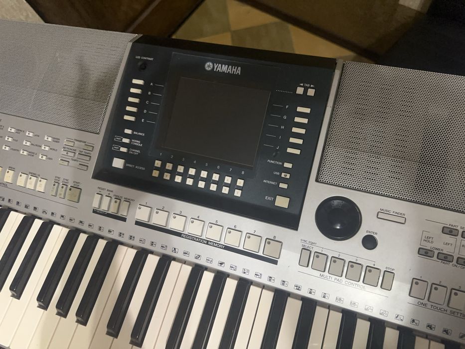 Продам Синтезатор