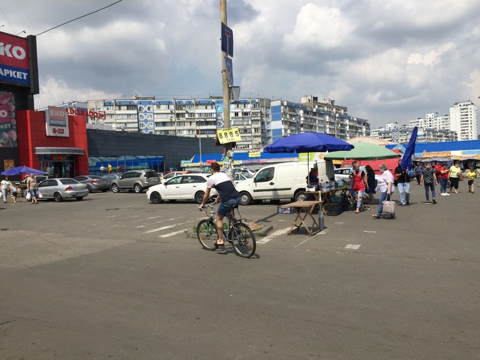 Здам на вул. Каштановій 2+1+1 і є біля метро Політехнічний інститут-13-555.biz.ua