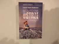 Dobra książka - Bezlitosne ostrze pamięci Laurie Halse Anderson (B5)