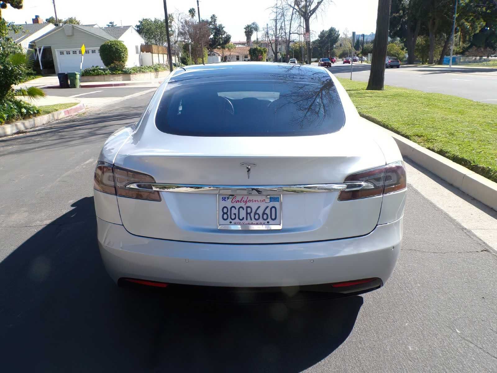 Tesla Model S 2018