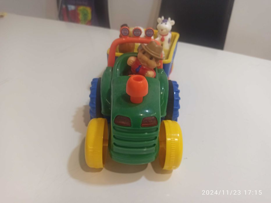 Dumel Traktor Farmer z przyczepą i zwierzątkami