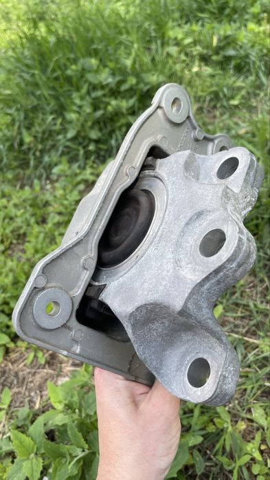 Подушка двигнуа volvo xc 60 31480549