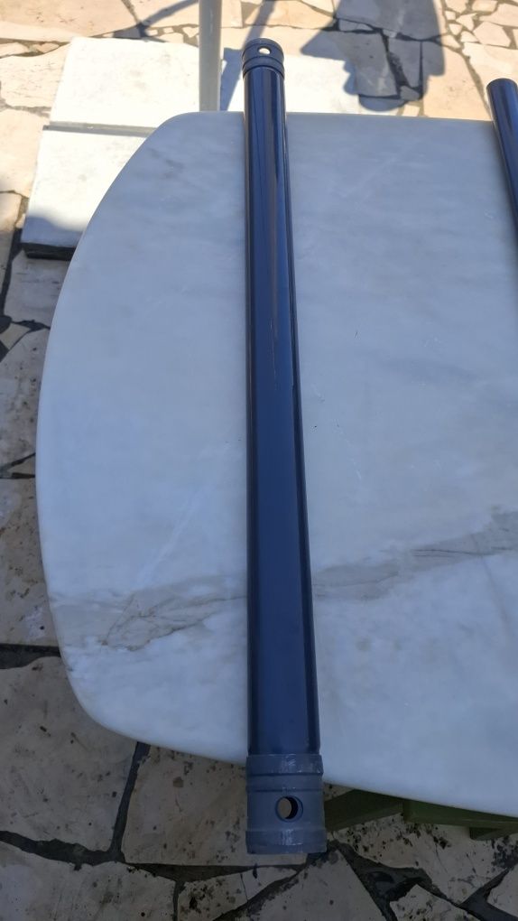 Estrutura de piscina em metal