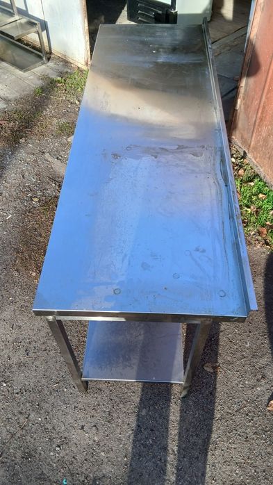 Столы,мойка ,из нержавейки.