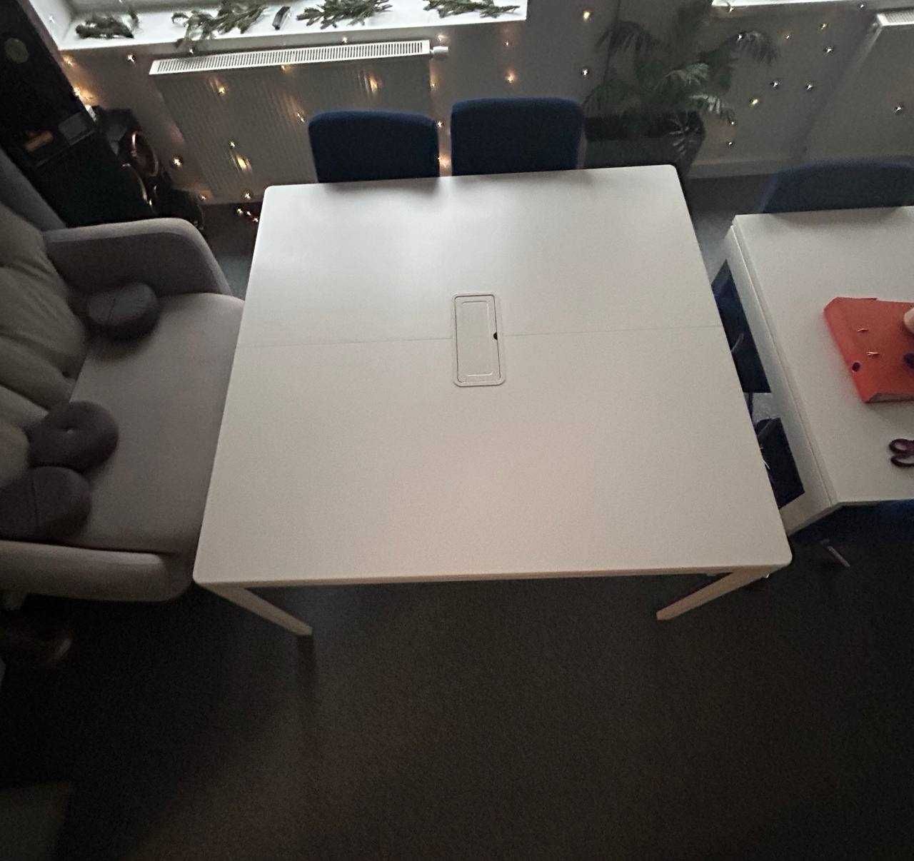 Stół konferencyjny IKEA BEKANT