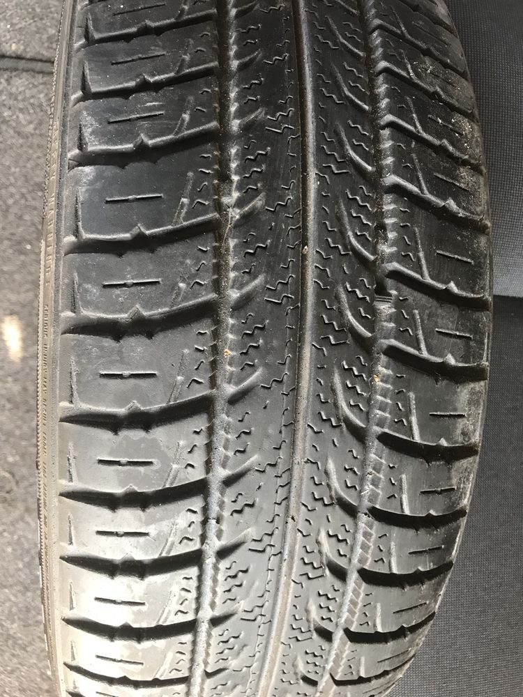 1 szt.opona wielosezon 185/60R15 XL Kumho Solus Vier 14r.5.5mm