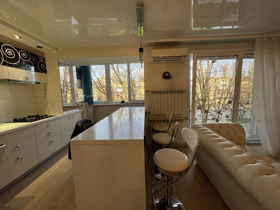 Сдам посуточно свою 1к.Космонавтов/Ген.Петрова парк