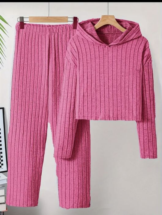 Красивый костюмчик для девушки на рост 160