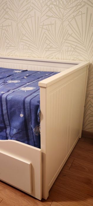 Cama IKEA Hemnes + 2 colchões espuma