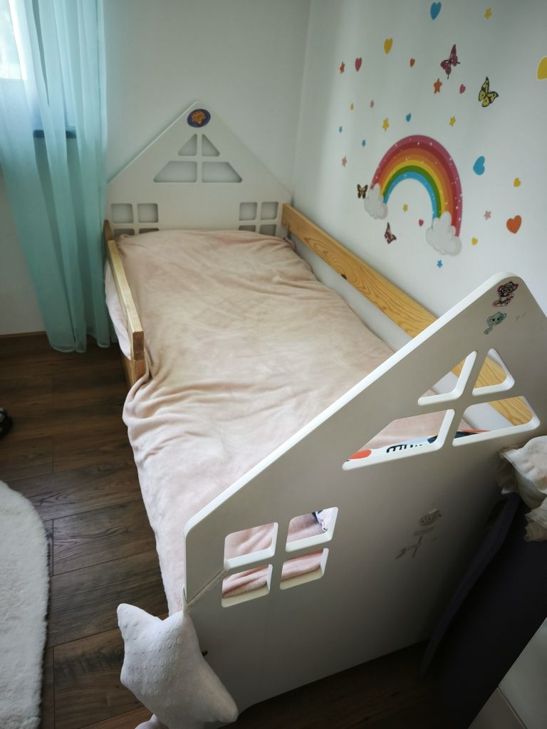 Łóżko domek dla dziecka z dostawka