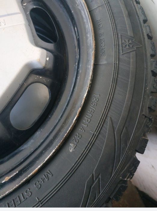 Продам зимнюю резину 185/60/14