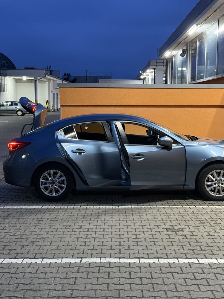 Sprzedam mazda 3 sedan 2015 rok super stan anglik po serwisie oc