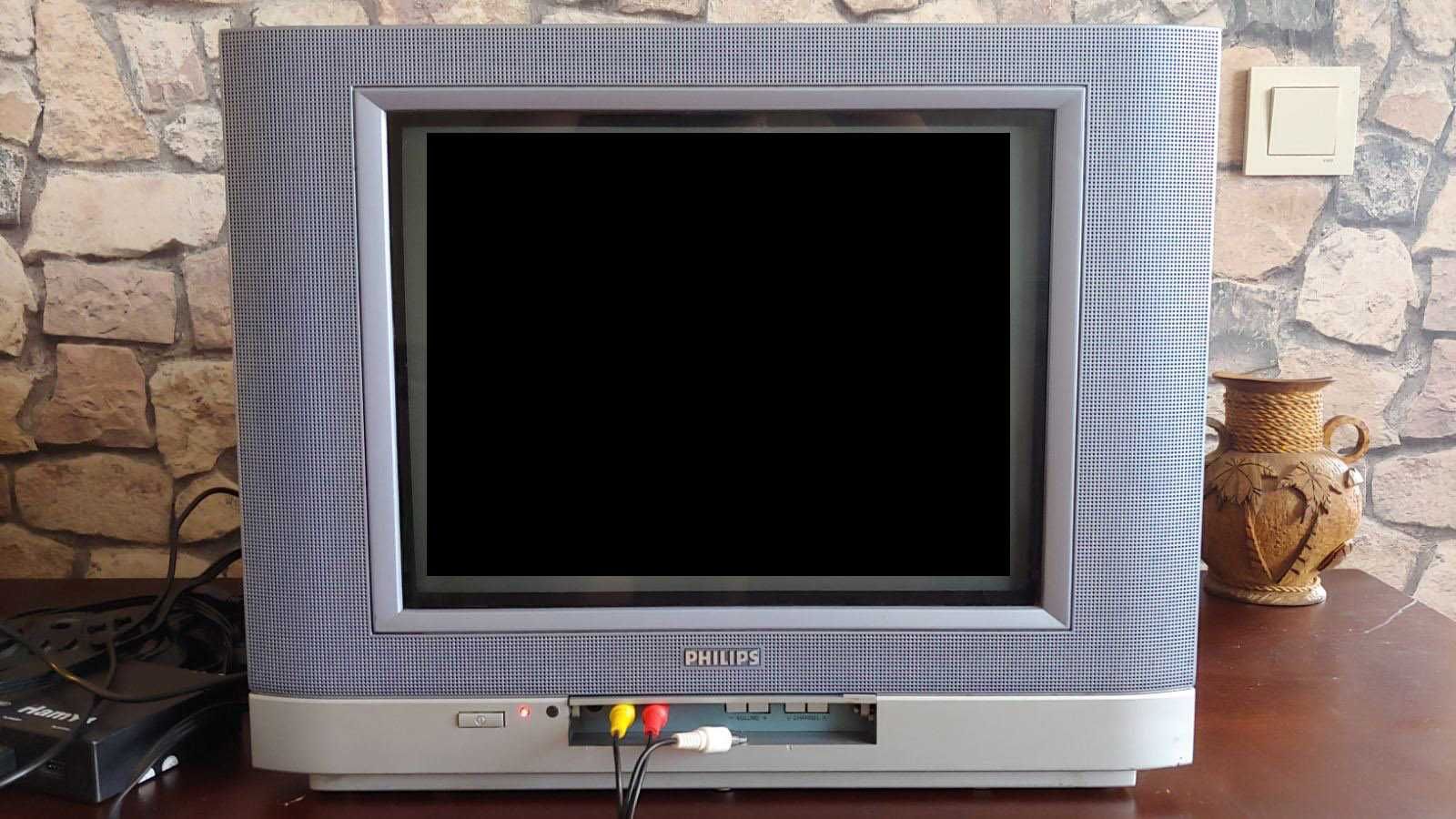 Лот телевизоров Phillips 15PT1727/60 15" + Goldstar CF-21T30T 21"