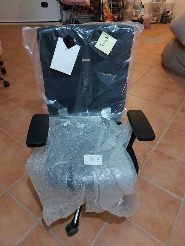 Cadeira de escritório Lento Nº 8 NOVO preto