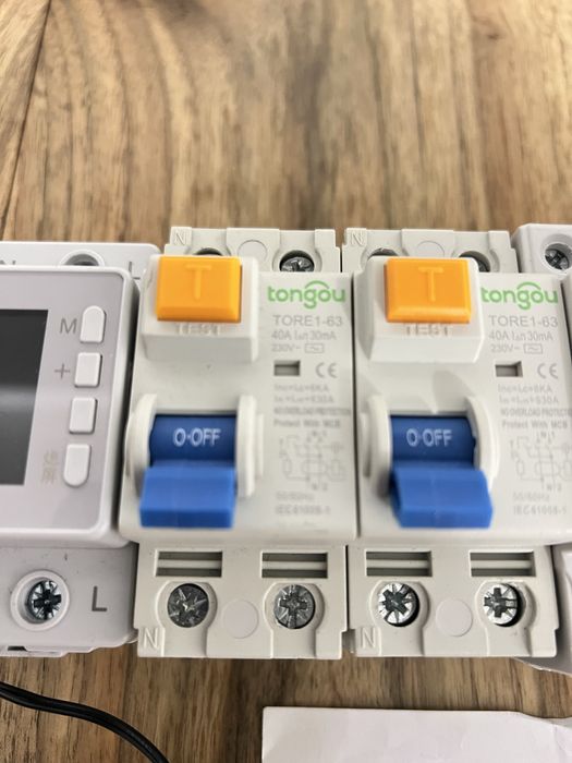 Одним лотом: для підключення гібр. інвертора пристроі на din-рейку