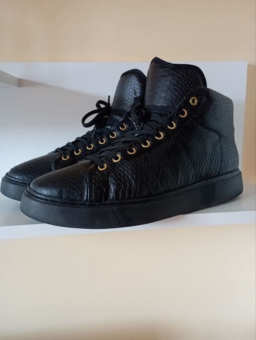 Чоловічі кросівки ZARA