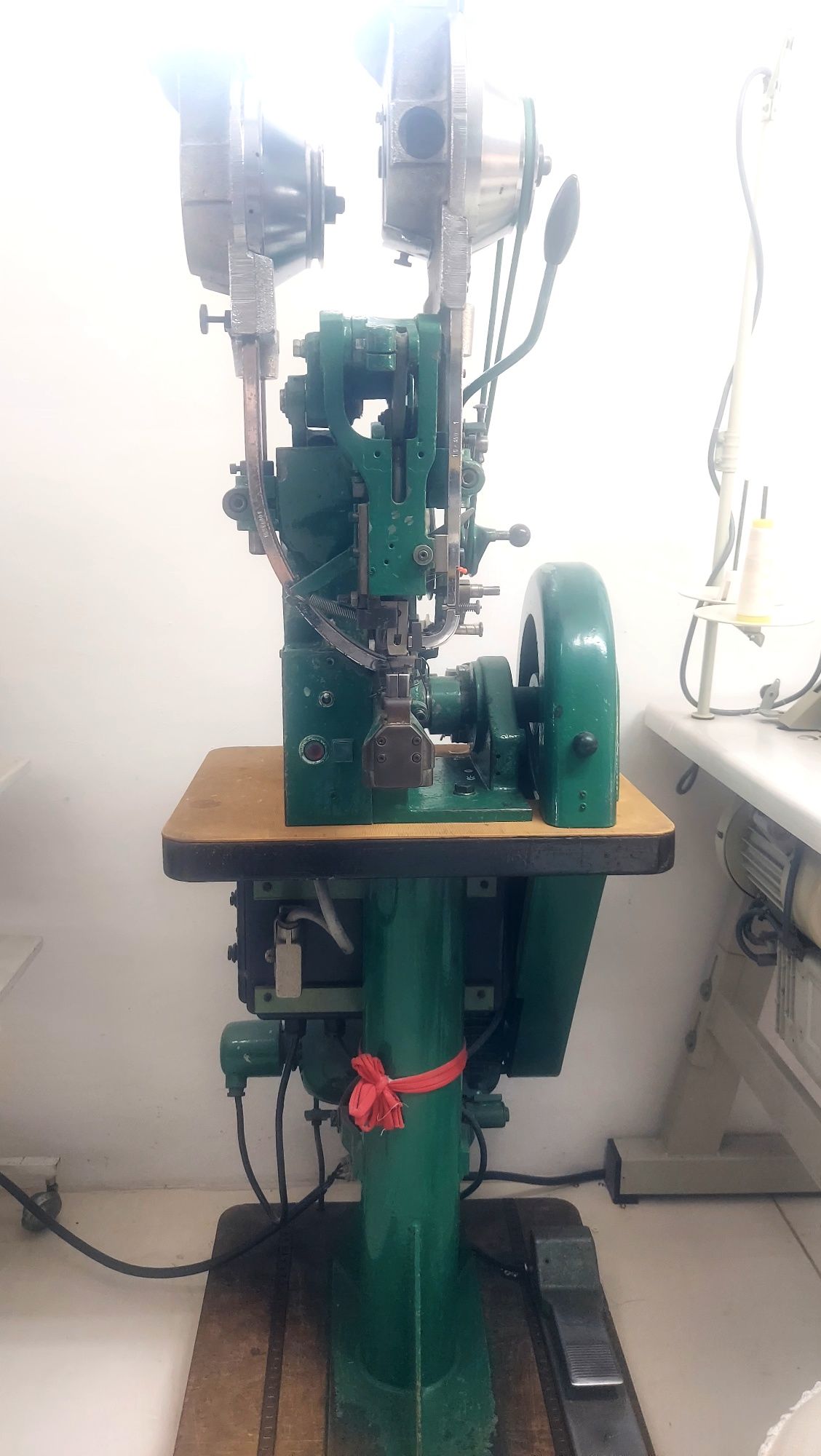 Máquinas de meter molas automática