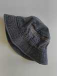 bucket hat jeans