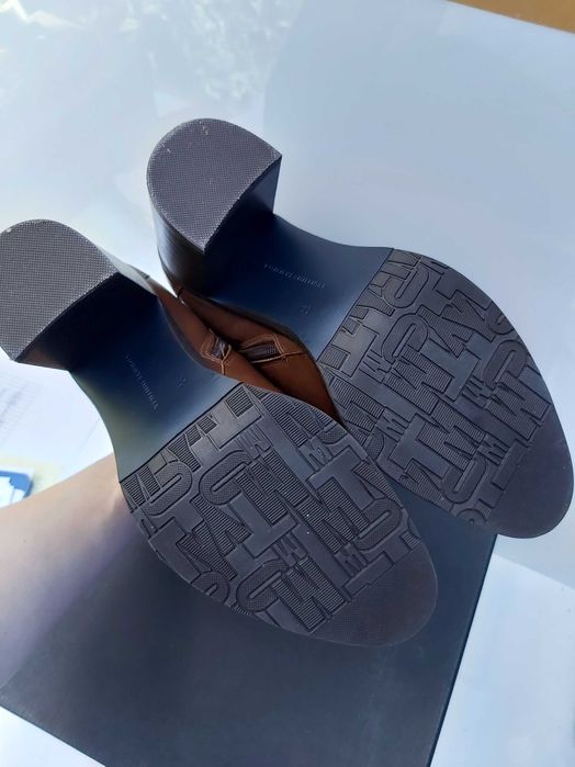 Nowe botki TOMMY HILFIGER skórzane brązowe sztyblety 37