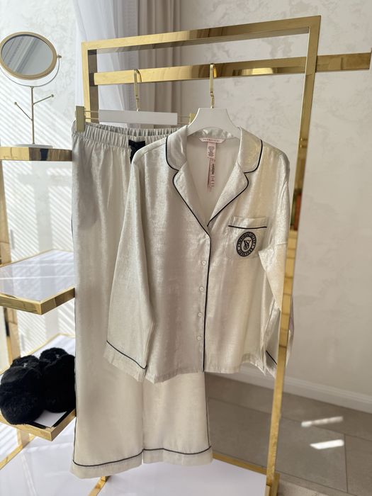 Сатинова піжама Вікторія Сікрет