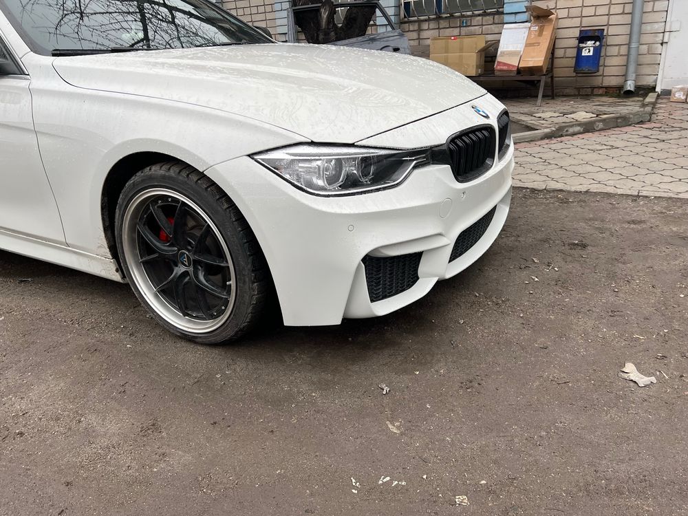 Обвес бампер перед задний пороги  M3 стиль BMW F30 2012-2018