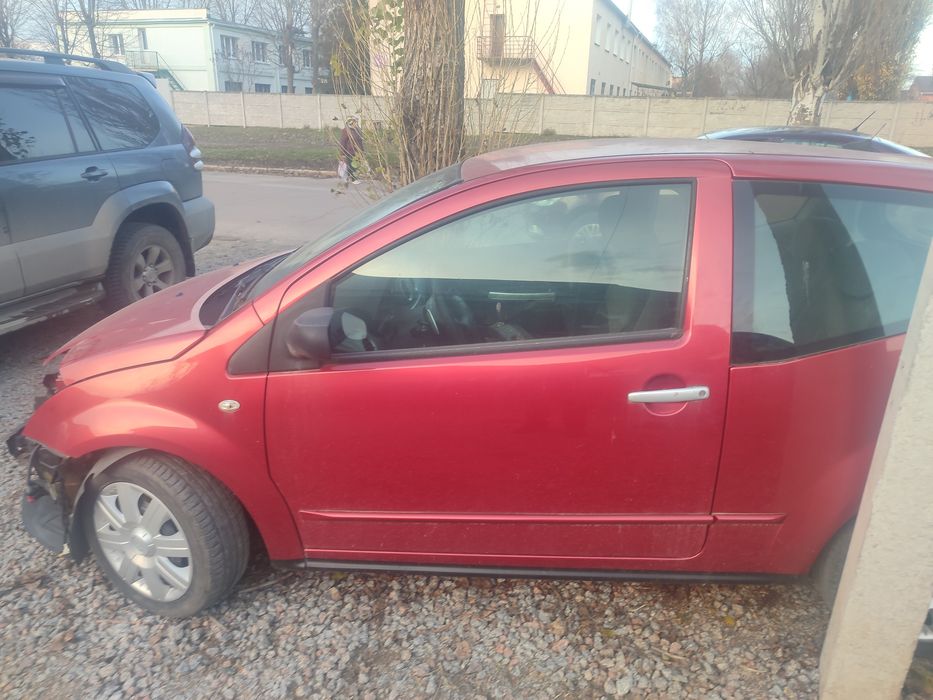 Продам Сітроен с2 під ремонт