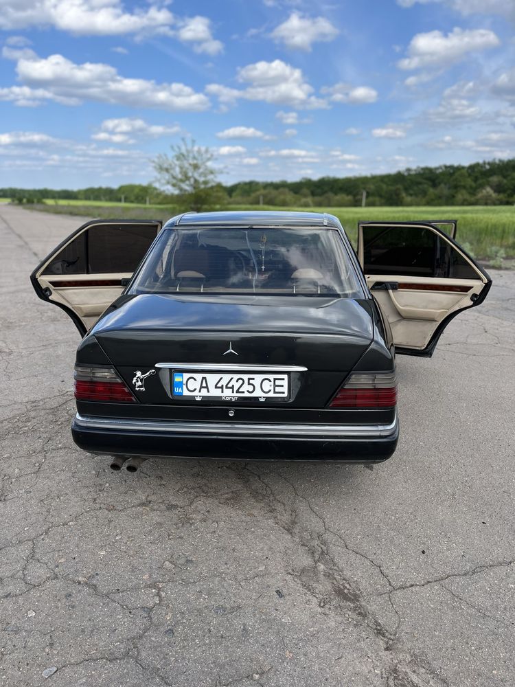 Mersedes - benz 300e