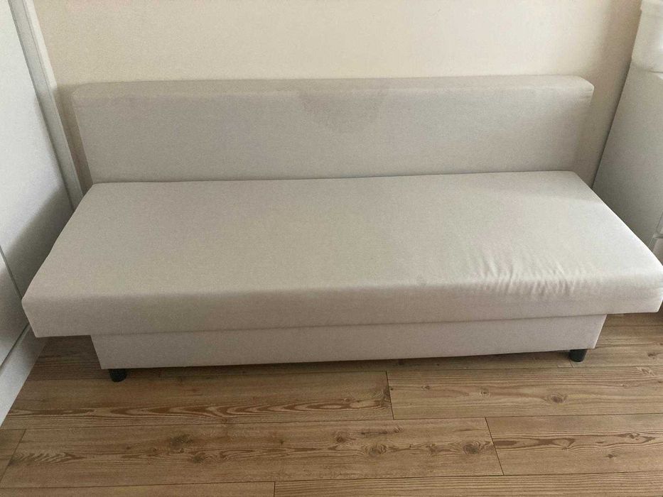 Sofá-cama em boas condições para venda!