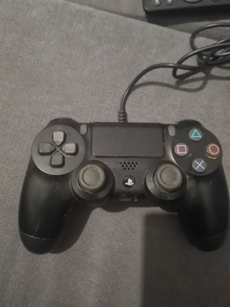 Comando ps4 bom estado
