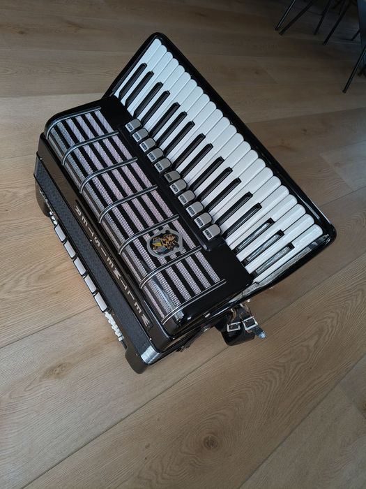 Akordeon Weltmeister CANTUS IV 120 basó 4 chóry, CASOTTO jak NOWY !