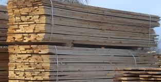 Tarcica budowlana, deski, łaty, krokwie, drewno konstrukcyjne